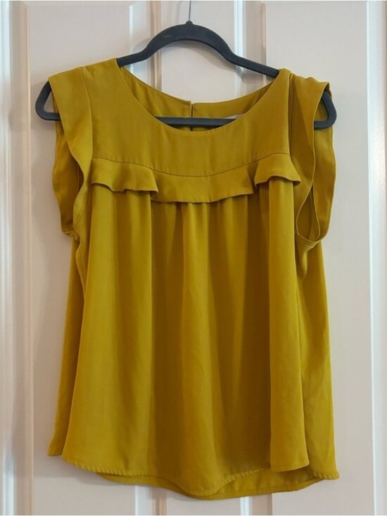 Tops - Blouse with Ruffle Detail